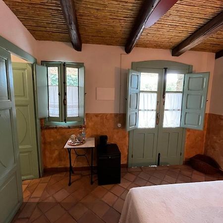 Graziosa Stanza Campidanese Su Segundu Pensionat Oristano Exteriör bild